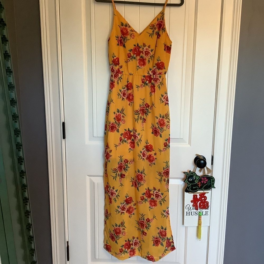 Divided Sunny Sun‎ Maxi Dress